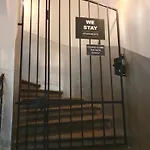 We 招待所 3*